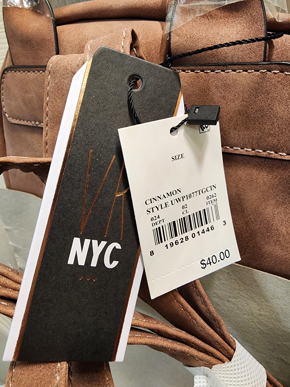 VR NYC BACKPACK - Picture 4 of 5